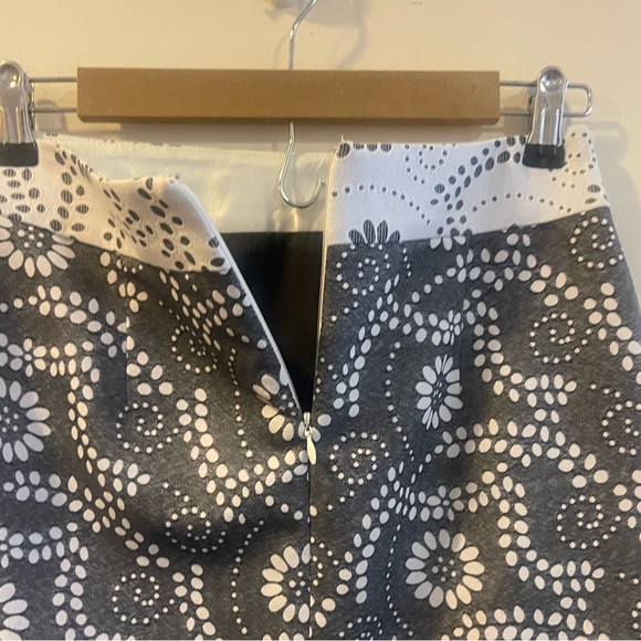 Banana Republic Paisley Jaquar Pencil Skirt Size 0 - Picture 8 of 11